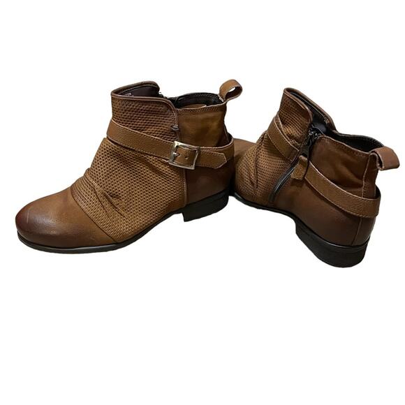 Miz Mooz Wide Width Leather Ankle Boots with Buckle Suzy Hazelnut EU 37 NIB - Picture 8 of 13